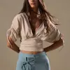 Amazon 2026 Verano Diseño de Cordón Moda Femenina Escote en V Profundo Color Sólido Manga Corta Top Estilo Ins Venta al por Mayor