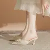 Sandálias de Salto Alto com Bico Aberto, Embelezadas com Flor de Strass, Salto Fino, Confortáveis para os Pés, Design Único, Sandálias de Bico Fechado para Mulheres