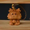 Lembrança de Natal Escultura em Madeira de Cipreste Chaveiro de Natal Pingente Produtos de Madeira do Zodíaco Cartoon Dragão, Cobra e Ano do Cavalo