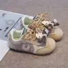 Zapatillas Deportivas Dulces Florales Estilo Coreano Casual para Niñas 2026 Otoño Nuevas Ligeras Transpirables Versátiles Zapatillas de Entrenamiento Alemanas Zapatillas de Plataforma