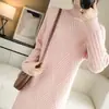 Suéter de cuello alto de longitud media para mujer Otoño e Invierno 2025 Vestido suéter de lana Nuevo vestido de punto engrosado