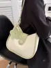 Bolsos de Mujer de Moda de Este Año 2026 Nuevo Diseño de Invierno Bolso de Hombro Versátil Bolso Cruzado Tipo Cubo de Diseño de Nicho