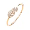 Joyería Transfronteriza Europea y Americana, Pulsera de Moda de Lujo de Alta Gama con Forma de Hoja Incrustada de Diamantes para Mujer, Para Regalar, Accesorio de Mano Elegante y Versátil