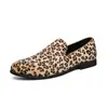 Zapatos para Hombre Estilo Británico Estampado de Leopardo Social Moda Mocasines个性化 Tachonados para Discoteca Slip-On Tendencia Zapatos Mocasines para Hombre