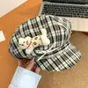 Gatito de Dibujos Animados Lazo Cuadros Sombrero Octogonal Cuadros Niña Primavera y Otoño Viaje Mostrando la Cara Niña Pequeña Sombrero de Boina Literario
