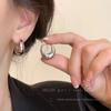Bai Baihe Mismos Aretes Diseño Nicho Personalidad Francesa Retro Simple Ins Viento Frío Aretes de Argolla