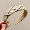 Diadema Nueva Retro 2026 Hace que la Cara se Vea Más Pequeña Diadema Elegante para Mujeres Ilumina la Piel No Aprieta la Cabeza Estilo Perezoso Pinzas para el Cabello Accesorios para el Cabello Mayoreo