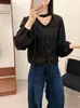 Directo del fabricante: Elegante camisa de cinta de alta gama para principios de otoño de 2026, estilo coreano, suave y estilizada, top versátil de manga larga para ir al trabajo