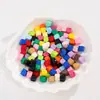 Acrílico Esmalte Colorido Desenho Animado Forma Geométrica Furo Reto Contas Soltas DIY Acessórios para Chaveiro de Celular