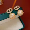 Pendientes Redondos de Perla con Zirconia Nariz de Cerdo Aguja de Plata Estilo Retro Francés Exquisitos Versátiles Pendientes de Lujo Ligero Pendientes de Gama Alta
