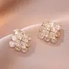 Aretes para Mujer, Aretes de Flor Corazón con Circonita Micro-pavimentada de Cobre, Nueva Moda de Nicho, Diseño Simple, Joyería de Temperamento y Versátil