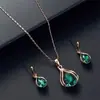Aretes Geométricos Transfronterizos de Yiwu Nicho Aretes Ligeros de Lujo Collar para Mujer Combinación con Todo Aretes de Tuerca de Alta Gama Collar Juego de Joyería