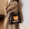 Nueva Moda Lindo 2025 Bolso de Hombro de Oso Femenino Estilo Mori Bolso Tote Casual Gran Capacidad Bolso Cruzado
