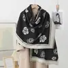 Bufanda Nueva Mujer Otoño e Invierno 2024 Nuevo Estilo Coreano Versátil Estudiante Cuadros Blanco y Negro Chal Bufanda Gruesa y Cálida