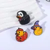 Broches Divertidos de la Serie del Patito Amarillo, Regalos Creativos de Animales para Halloween, Broches para Ropa, Accesorios Versátiles, Pines