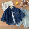 Camisa de mezclilla fina para niño 2026 nuevo modelo infantil de manga larga primavera y otoño holgada elegante camisa para bebé