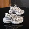 Zapatillas deportivas para niños, colección primavera/otoño 2026, diseño de malla transpirable, estilo robusto, ligeras y antideslizantes, adecuadas para correr y modernas para estudiantes