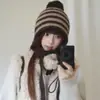 Chapéu de Tricô com Orelhas Pompons Listras Contrastantes Amarração Turbante Feminino Outono/Inverno 2026 Quente Borda Enrolada