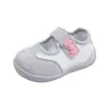 Tênis Esportivo Infantil Malha 2026 Primavera/Outono Novo Estilo Solado Macio Menina Desenho Animado Respirável Não Sufoca os Pés Calçado Infantil Antiderrapante