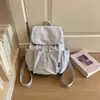 Mochila de viagem feminina leve e estilosa, com design funcional, material de nylon resistente à água, grande capacidade, múltiplos bolsos e visual casual