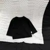 Ropa de bebé para otoño, camiseta básica versátil multicolor de manga larga para niños y niñas, top suave y amigable con la piel de cuello redondo
