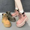 Botas Rosa Dr. Martens Estilo Bai Lu Femininas 2026 Primavera/Outono Novas Versáteis Sola Grossa Montanhismo ao Ar Livre Botas Amarelas Grandes Calçados de Caminhada