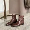 Botines Chelsea Elegantes de Piel de Vaca Lavada con Punta Fina, Aumentadores de Altura Invisibles, Otoño/Invierno 2026, Tacón Bajo, Piel Genuina, Versátiles para Mujer