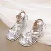 Sandálias infantis de sola macia, novos sapatos romanos estilosos para crianças e meninas, sapatos romanos de verão mais vendidos de 2026