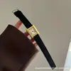 Venta al por mayor Dropshipping Nueva Moda Lujo Ligero Retro Cuadrado Correa Reloj de Pulsera para Mujer Gama Alta Estilo Coreano Nicho Reloj de Cuarzo para Mujer