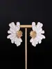 Pendientes Florales Simétricos Vintage, Pendientes Retro Estilo Corte Lujo Ligero Desgastados, Colgantes de Oreja Artísticos de Gama Alta con Incrustaciones de Diamantes Margarita Dulce