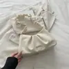 Bolso de axila plisado con forma de nube estilo coreano para mujer, nuevo diseño 2026, estilo nicho, bolso de hombro simple y versátil con adornos de perlas