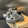 Zapatillas Casuales para Correr para Niños Verano 2025 Nuevo Estilo Tenis Gruesos para Niñas Zapatos Deportivos para Niños Medianos y Grandes Zapatillas de Correr Estilo Coreano para Niños
