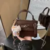 Bolsa de Mão de Alto Valor Estilo Novo Simples e Elegante para Trabalho e Deslocamento, Bolsa Quadrada Pequena de Ombro e Transversal Feminina