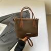 Bolsas de Luxo para Mulheres 2025 Outono Nova Bolsa de Axila para o Dia a Dia Moda Simples Design Nicho Bolsa de Ombro Único Transversal