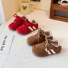 Tênis infantis de sola macia para crianças de 3 a 6 anos, novos estilos de outono, sola macia para meninas, antiderrapantes, sapatos estilo Forrest Gump, vermelhos, sapatos casuais para meninos