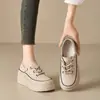 Zapatos casuales de mujer con suela blanda, nueva colección otoño 2026, mocasines deportivos retro versátiles de suela gruesa