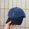 Gorra de béisbol versátil de pana estilo coreano para otoño e invierno con letra S, copa suave, tela cepillada, estiliza el rostro, gorra de hombre moderna y versátil