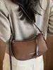Bolso de mano pequeño de alta gama para mujer, nuevo bolso cruzado versátil de moda 2026, bolso de hombro popular de venta caliente, bolso tipo silla de montar súper moderno