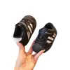 Nova coleção outono 2026 de sapatinhos de bebê de sola macia para meninos, calçados para bebês que estão aprendendo a andar, sapatos para meninas, tênis esportivos infantis e tênis casuais