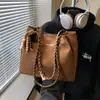 Bolso de Gran Capacidad para Mujer 2026 Nuevo Estilo Bolso de Hombro Retro de Alta Gama Bolso Tote de Moda Otoño e Invierno para Viajar