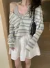Camiseta Cover-Up Rayada Casual Holgada Estilo Perezoso Fina Protección Solar Versátil Juvenil Estilo Coreano 2026 para Mujer
