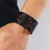 Pulsera de Hombre Estilo Punk de Moda Europea y Americana con Diseño Simple Creativo y Patrón Repujado Vintage Pulsera Ancha de Cuero