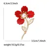 Nuevo Broche de Flor de Resina de 4 Pétalos Estilo Europeo y Americano Exquisito Lujo Ligero Accesorio Versátil Pin Sencillo para Chal