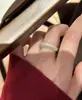 Novo Anel de Gipsofila para Mulheres, Elegante, Luxo Leve, Sensação de Alto Padrão, Doce, Aberto, Anel de Dedo Ajustável, Design Simples e Moderno