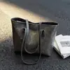 Bolso Tote Retro de Gran Capacidad para Mujer 2025 Otoño e Invierno Nuevo Bolso de Hombro Casual de Aspecto Elegante Personalizado Ins Bolso de Axila