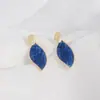 Joyas de Gama Alta de Nicho Pendientes Pequeños Frescos Color Aguacate Simples Modernos Curvos con Goteo de Aceite Geométricos de Dos Tonos