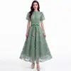 Vestido Feminino de Comércio Exterior, Estilo Francês Delicado de Renda com Manga Curta, Gola Alta, Fechamento em Botão Único, Ajuste na Cintura, Emagrecedor, Corte Evasê