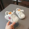 Nuevos Zapatos Infantiles Otoño 2026 Niños Suela Suave Cómodos Deportivos Casuales Estilo Coreano Elegantes Versátiles Niñas Zapatos de Patinaje