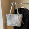 Bolso de hombro minimalista y elegante de estilo coreano de gran capacidad para mujer, moderno y sofisticado, con un diseño fresco y versátil, perfecto como bolso tote para llevar debajo del brazo