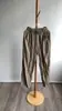 Liquidação de Amostras de Camisetas, Regatas e Calças de Verão: Peças Únicas, Etc., Corte Extra Slim e Valorizam o Corpo